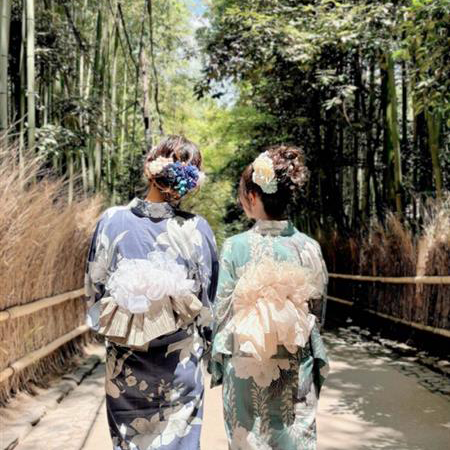 浴衣で嵐山竹林