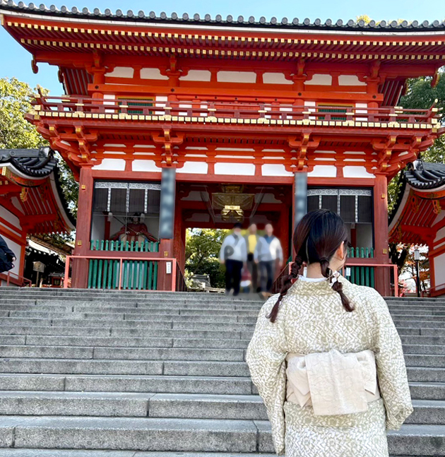 レース着物　八坂神社