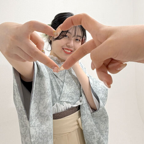 プレミアム袴_ハートポーズ