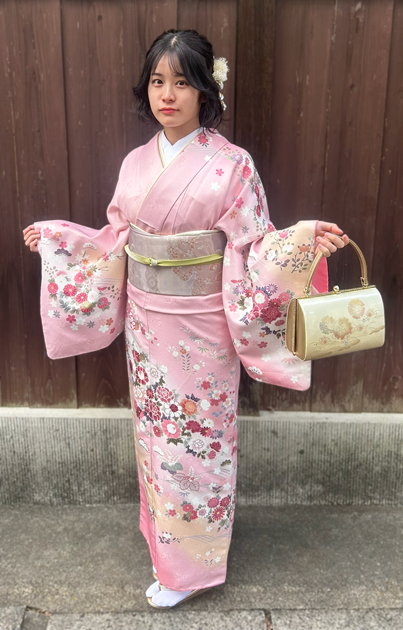 ピンクの訪問着