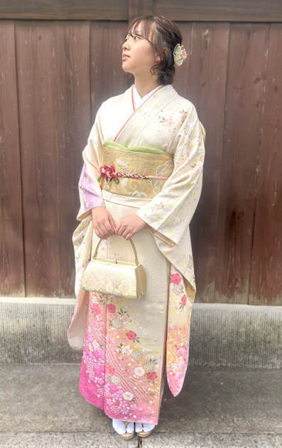 なで肩でも着物はきれいに着られる？似合う体形と美しく着こなすコツを紹介