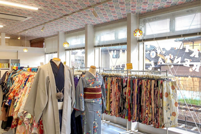 嵐山店内