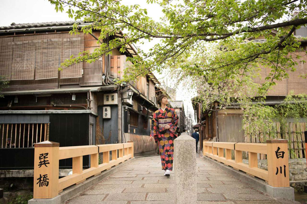 京都の昔ながらのお茶屋が残る情緒ある街並み 祇園白川 京都着物レンタルの京越 きょうえつ