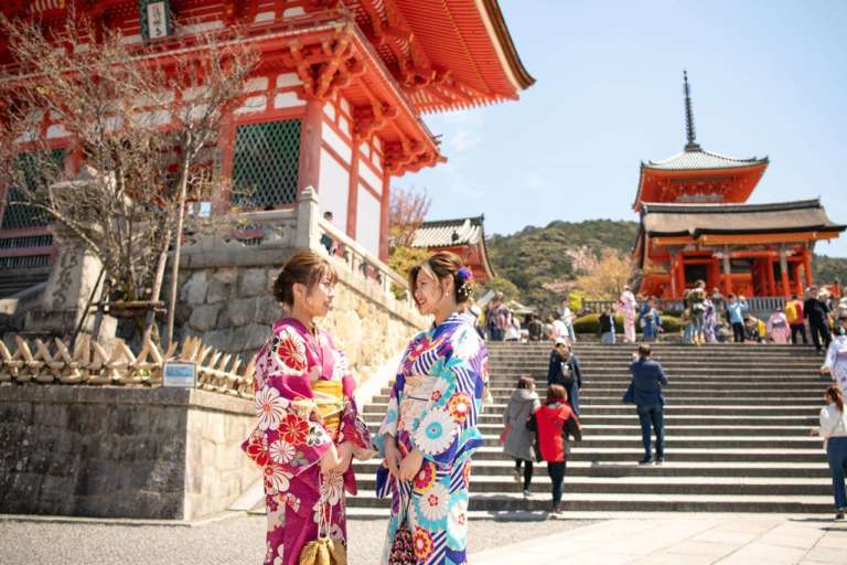 観られるのはあと少し!?工事中の貴重な清水の舞台へ　清水寺（京都市東山区）